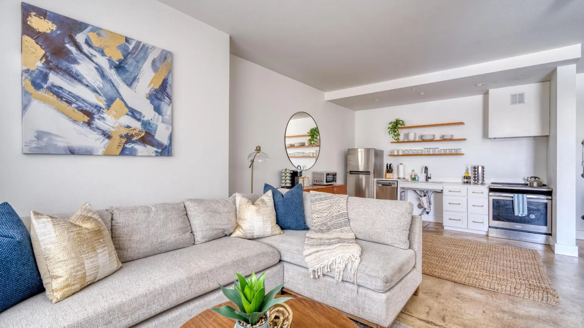 Stay Portland Collection - Studio Bliss- Dual-Queen Stay In Vibrant Alberta