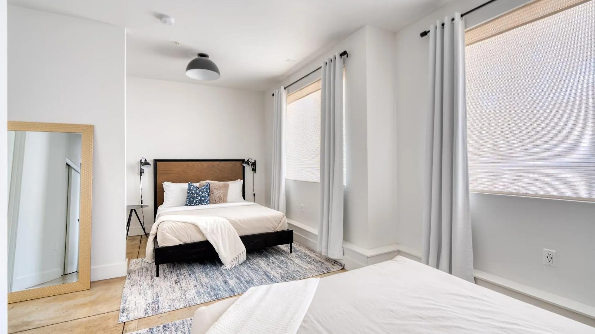 Holiday home Stay Portland Collection - Studio Bliss- Dual-Queen Stay In Vibrant Alberta United States
