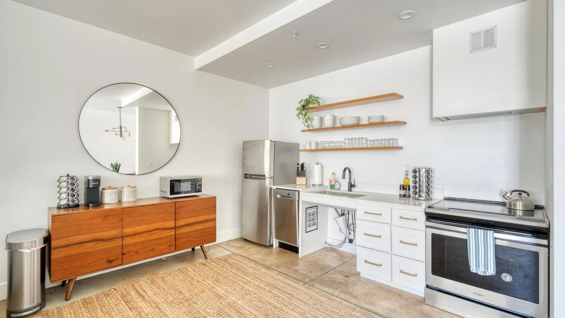 Stay Portland Collection - Studio Bliss- Dual-Queen Stay In Vibrant Alberta Holiday home