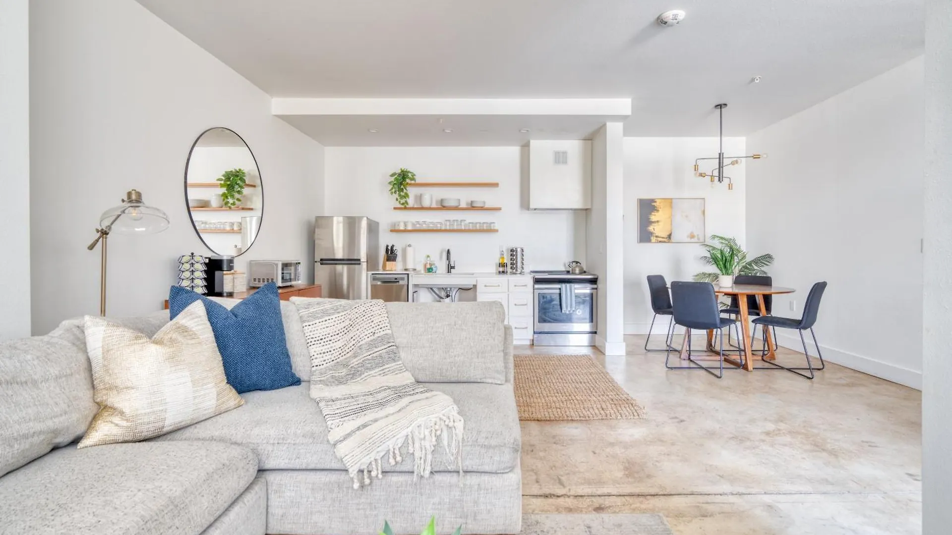 Stay Portland Collection - Studio Bliss- Dual-Queen Stay In Vibrant Alberta Holiday home