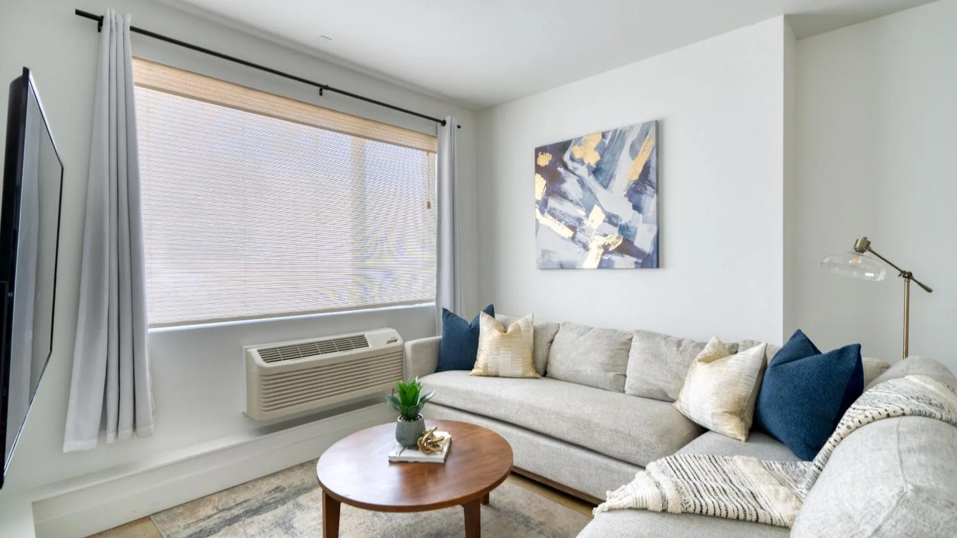 Stay Portland Collection - Studio Bliss- Dual-Queen Stay In Vibrant Alberta United States
