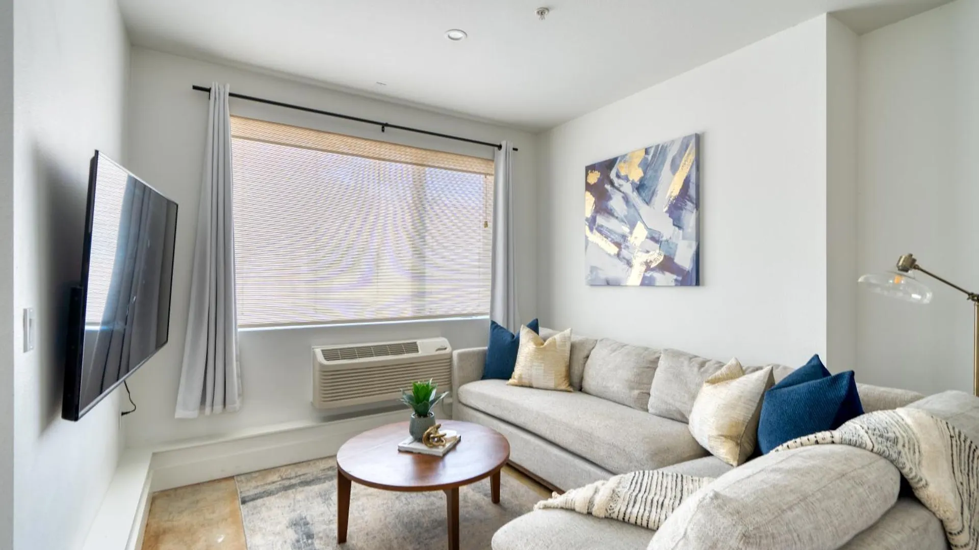 Holiday home Stay Portland Collection - Studio Bliss- Dual-Queen Stay In Vibrant Alberta